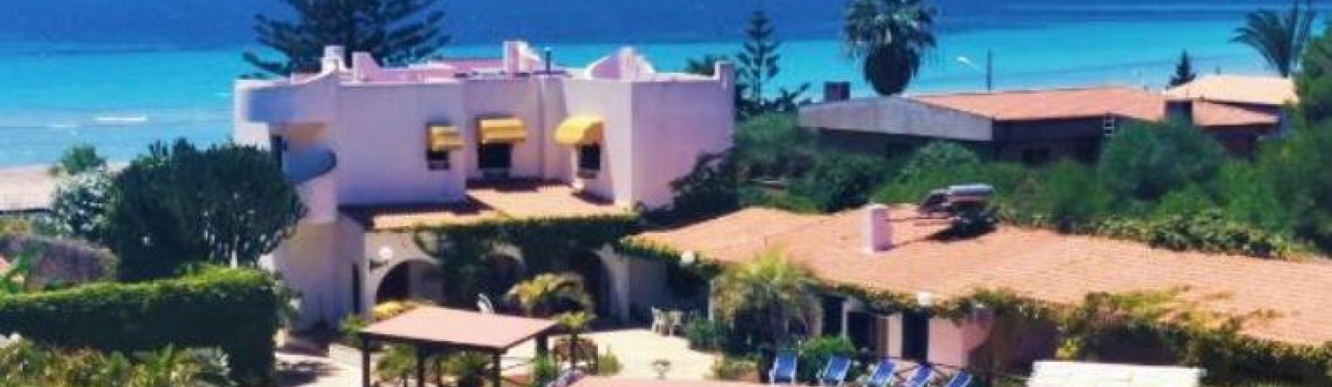 VILLA CON PISCINA VILLA CON PISCINA